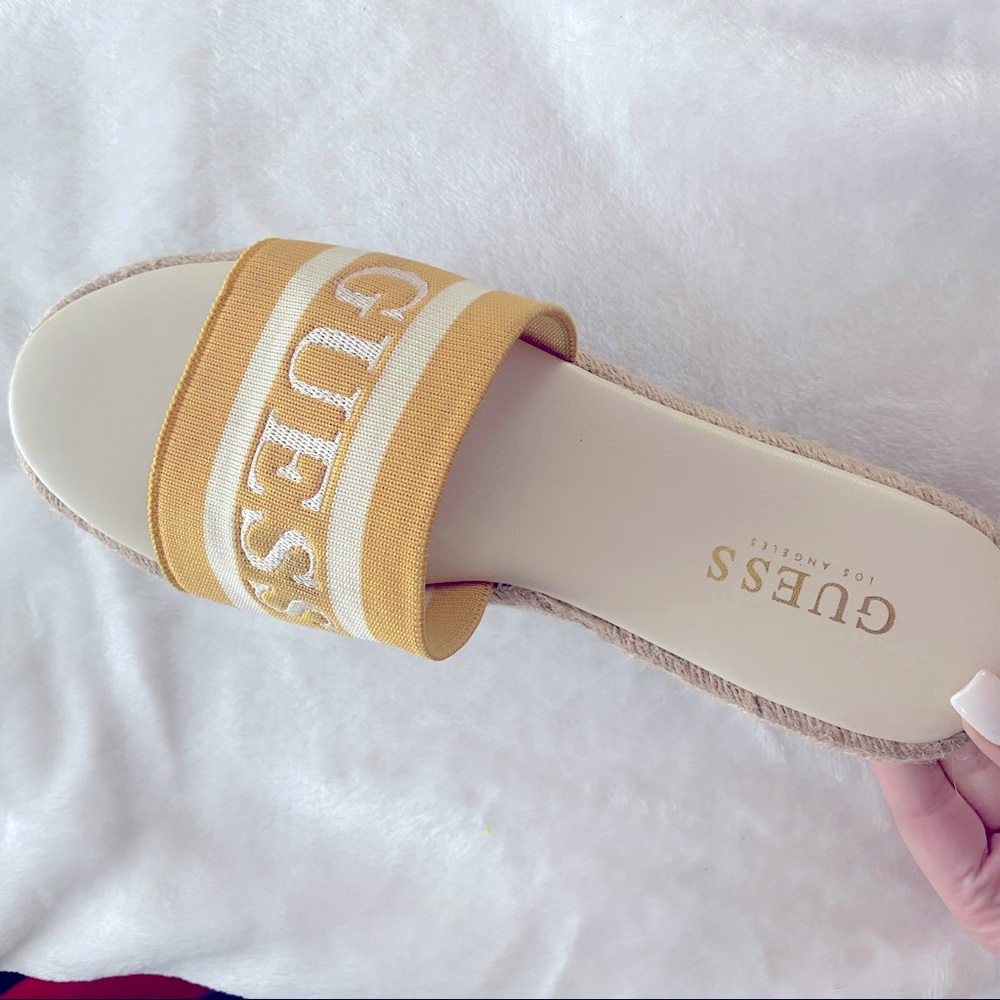 GUESSS CARLITA mustard espadrille slides
